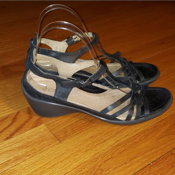 Ecco Black Leather Sandals - Picture 1 of 7